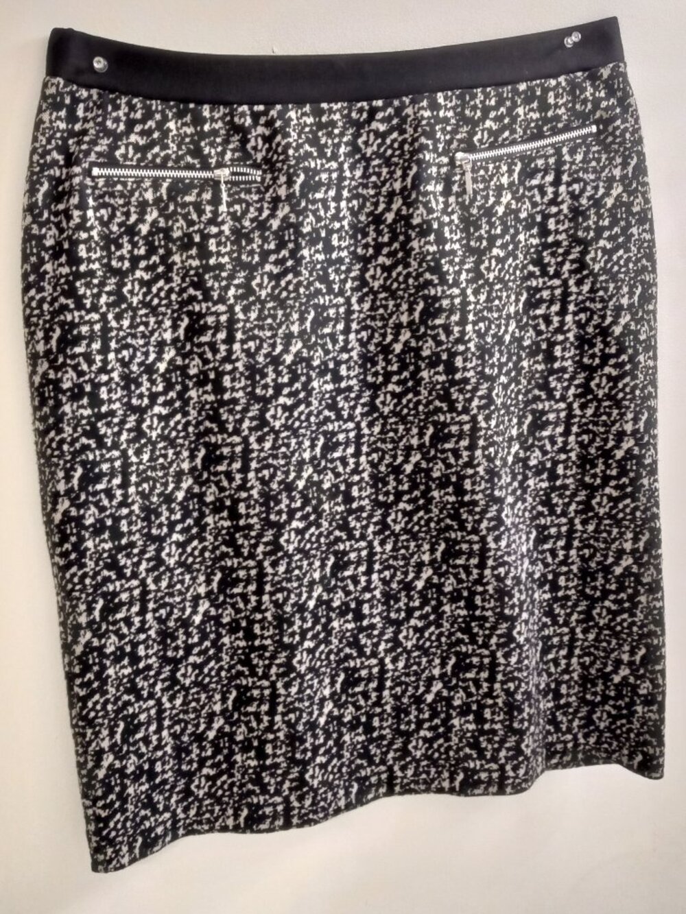 TRISISTO SKIRT NEW UNLINED ELASTIC WAIST SIZE LARGE